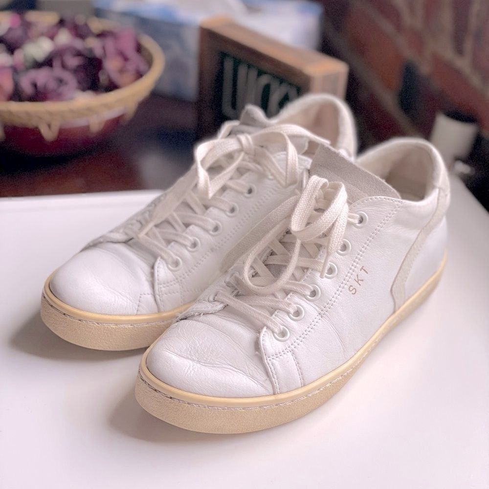 Leather Crown Vintage 2006 White Leather Lace Up Sneakers Made in Italy (Size: 7